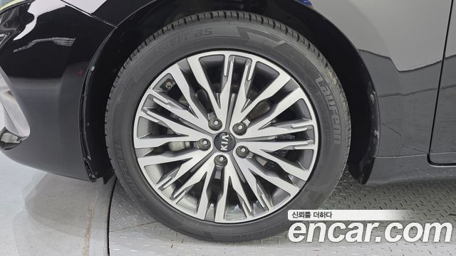 Kia K7 из Кореи Encar
