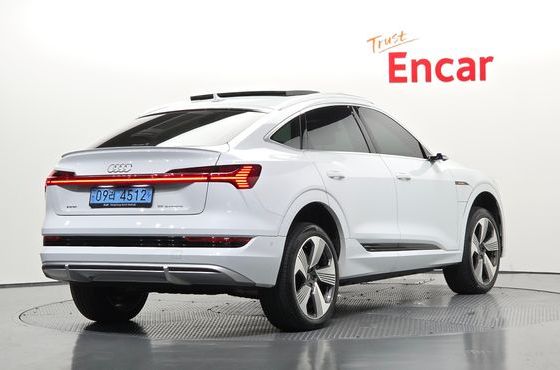 Audi e-tron 55 Quattro Sportback — пробег 67 769 км — фото 2 из 5