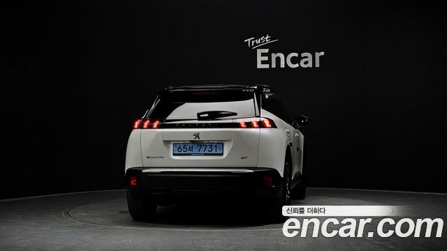 Peugeot 2008 EV GT — пробег 8 042 км — фото 4 из 5