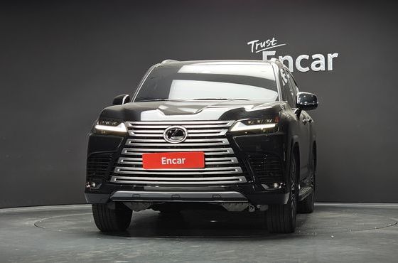 Lexus LX 700h Luxury — пробег 8 км — фото 3 из 5