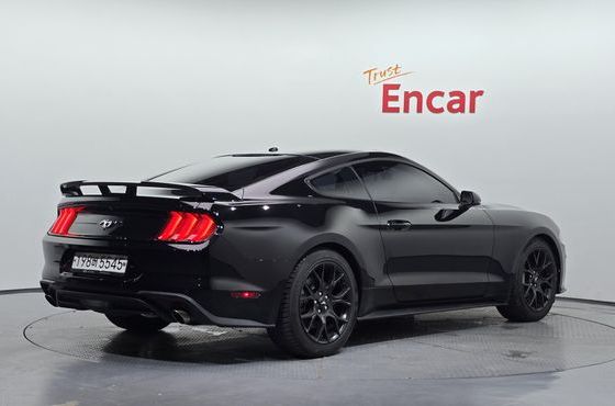 Ford Mustang Coupe — пробег 96 566 км — фото 2 из 5