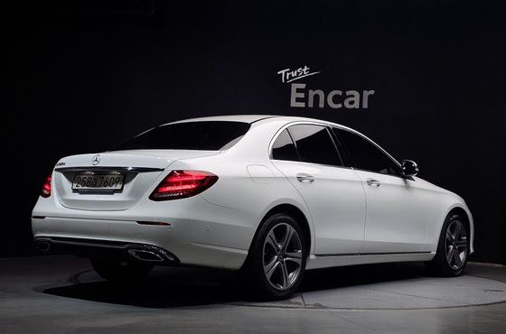 Mercedes-Benz E-Class E220d Avantgarde — пробег 94 312 км — фото 2 из 5