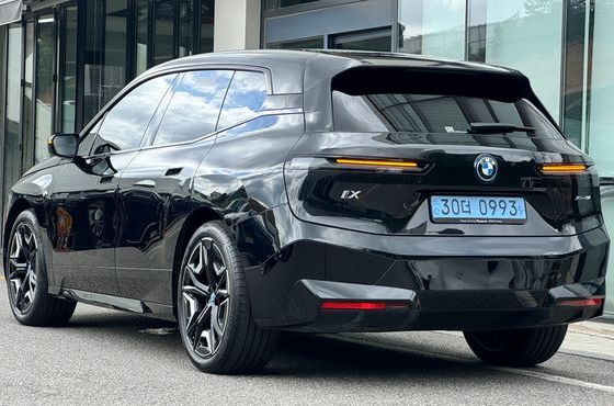BMW iX xDrive50 Sports Plus — пробег 12 061 км — фото 2 из 5