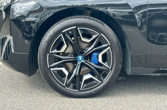 BMW iX xDrive50 Sports Plus — пробег 12 061 км — фото 5 из 5