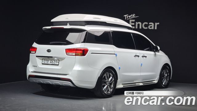 Kia Carnival 9-seater Outdoor Prestige — пробег 88 596 км — фото 2 из 5