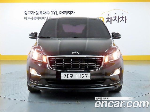Kia Carnival 11-Seater Deluxe — пробег 159 224 км — фото 1 из 5