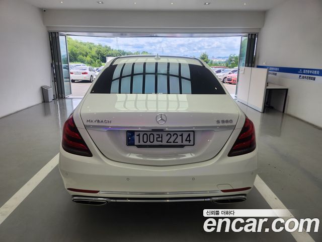 Mercedes-Benz S-Class Maybach S560 4MATIC — пробег 155 000 км — фото 4 из 5