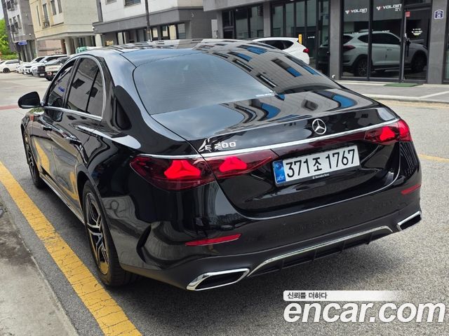Mercedes-Benz E-Class E200 AMG Line — пробег 800 км — фото 3 из 5