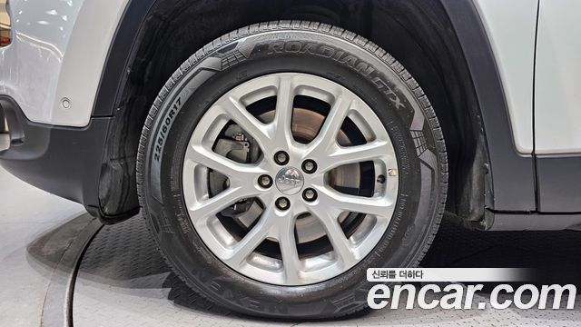 Jeep Cherokee 2.2 Diesel Longitude AWD — пробег 76 135 км — фото 5 из 5