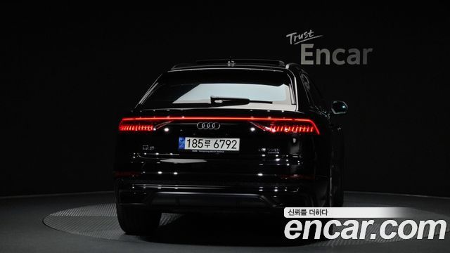 Audi Q8 55 TFSI Quattro Premium — пробег 26 363 км — фото 4 из 5