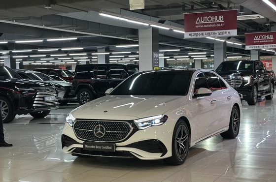 Mercedes-Benz E-Class E300 4MATIC AMG Line — пробег 11 094 км — фото 1 из 5