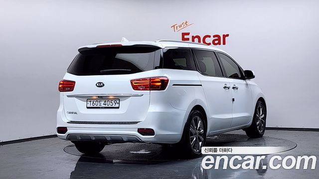 Kia Carnival из Кореи Encar