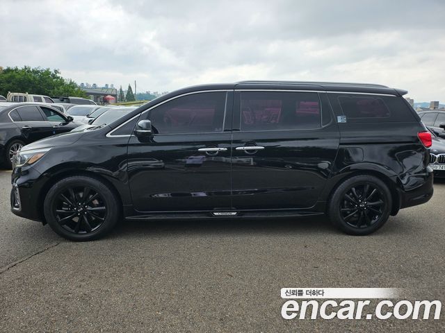 Kia Carnival 9-Seater Prstige — пробег 144 297 км — фото 3 из 5