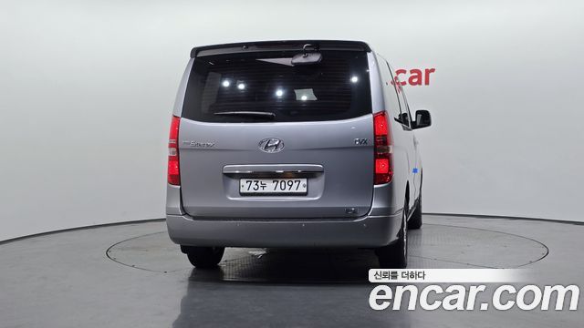 Hyundai Starex 11-Seater Wagon CVX Premium — пробег 164 634 км — фото 4 из 5
