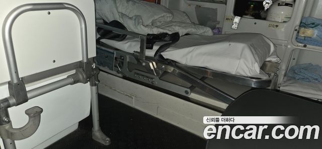 Hyundai Starex Ambulance — пробег 55 000 км — фото 4 из 5