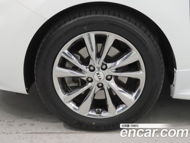 Kia Carnival 7-Seater Hi-Limousine VIP — пробег 91 520 км — фото 5 из 5