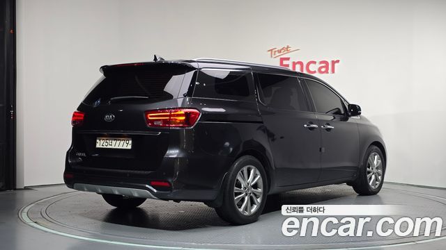 Kia Carnival из Кореи Encar