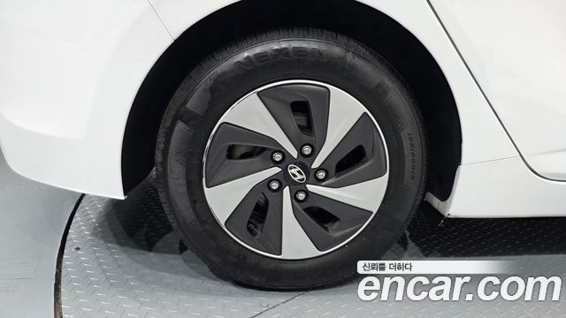Hyundai Ioniq из Кореи Encar
