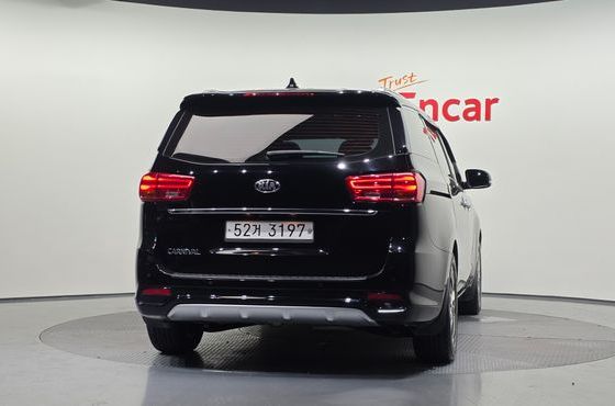 Kia Carnival 9-Seater Noblesse Special — пробег 111 626 км — фото 4 из 5