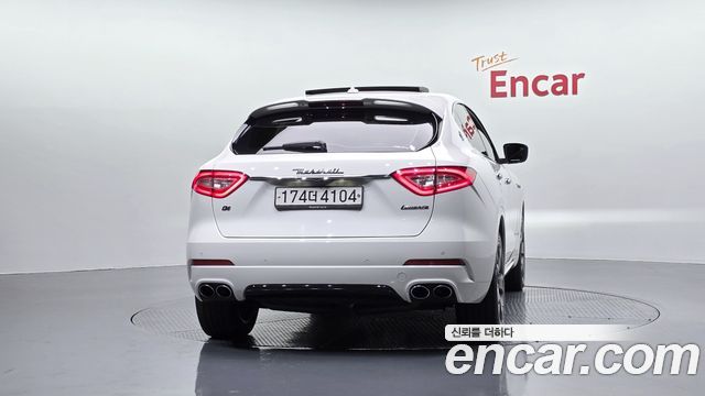 Maserati Levante из Кореи Encar