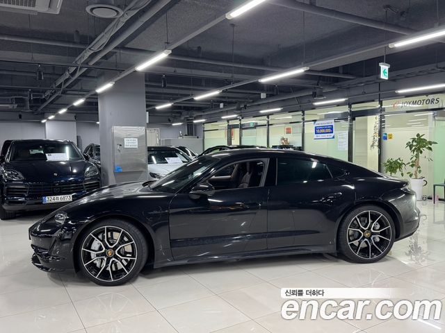 Porsche Taycan Turbo — пробег 13 600 км — фото 2 из 5