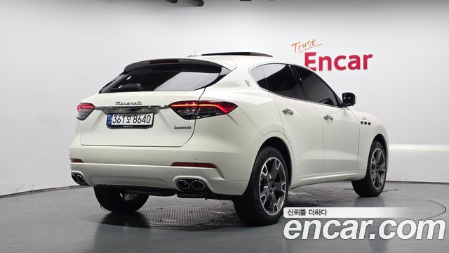 Maserati Levante из Кореи Encar