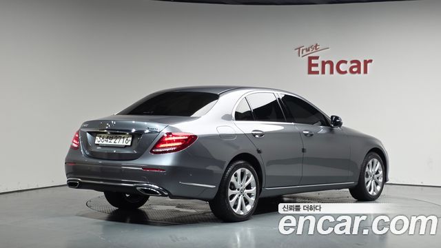 Mercedes-Benz E-Class из Кореи Encar