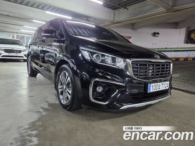 Kia Carnival 9-Seater Luxury — пробег 50 543 км — фото 1 из 5