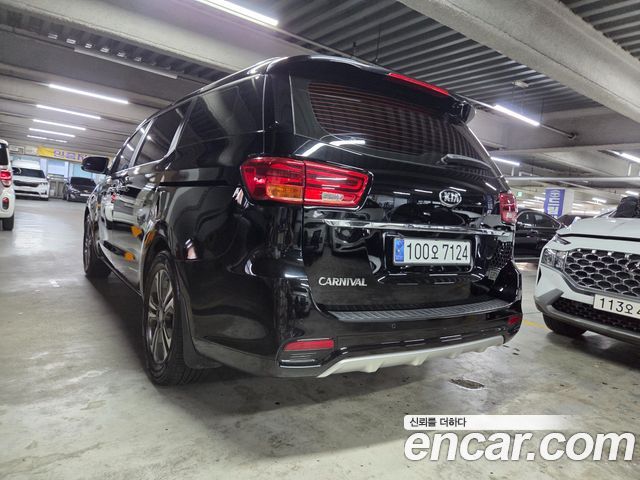 Kia Carnival 9-Seater Luxury — пробег 50 543 км — фото 2 из 5