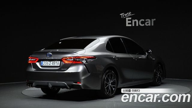 Toyota Camry 2.5 XSE Hybrid — пробег 21 071 км — фото 2 из 5