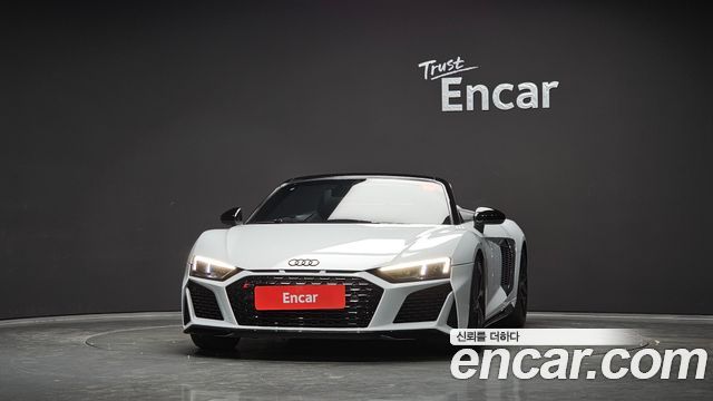 Audi R8 5.2 V10 Spyder — пробег 31 640 км — фото 3 из 5