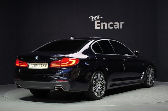 BMW 5-Series 520d xDrive M Sport Package Plus — пробег 71 066 км — фото 2 из 5