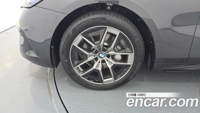BMW 5-Series 530i xDrive — пробег 23 762 км — фото 5 из 5