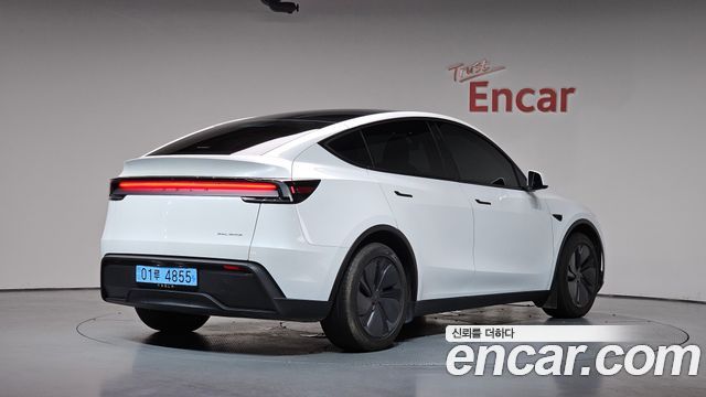 Tesla Model Y Long Range AWD — пробег 11 446 км — фото 2 из 5