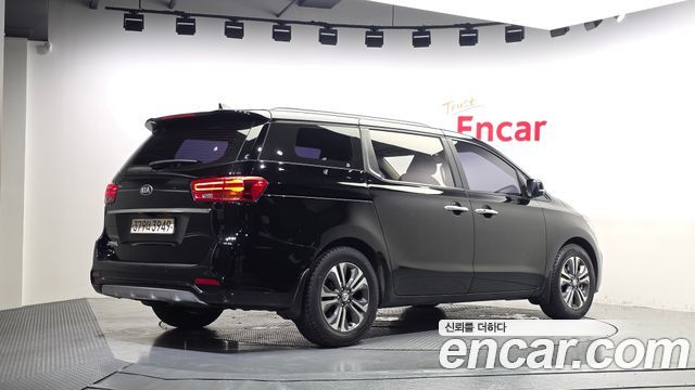 Kia Carnival из Кореи Encar