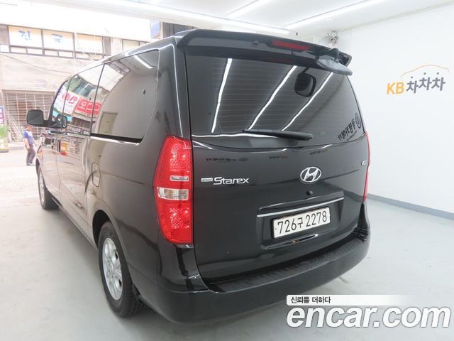 Hyundai Starex 11-Seater Wagon CVX Luxury — пробег 66 510 км — фото 4 из 5