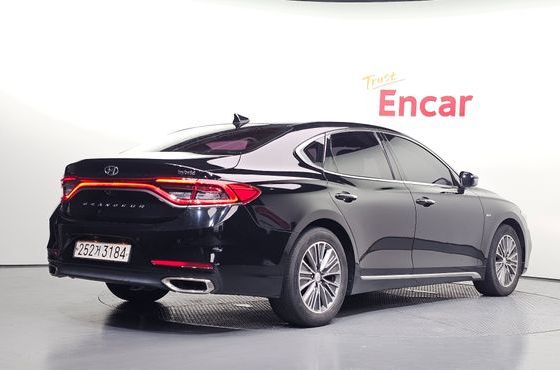 Hyundai Grandeur Premium — пробег 216 021 км — фото 2 из 5