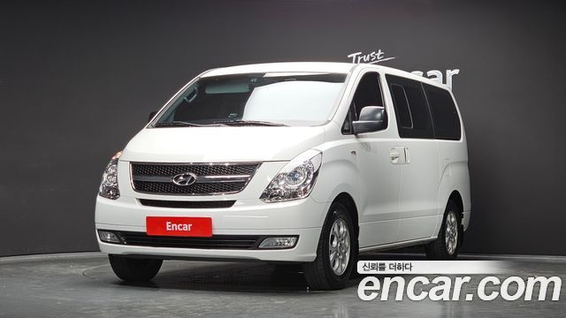 Hyundai Starex 12-Seater Wagon CVX Luxury — пробег 176 483 км — фото 1 из 5