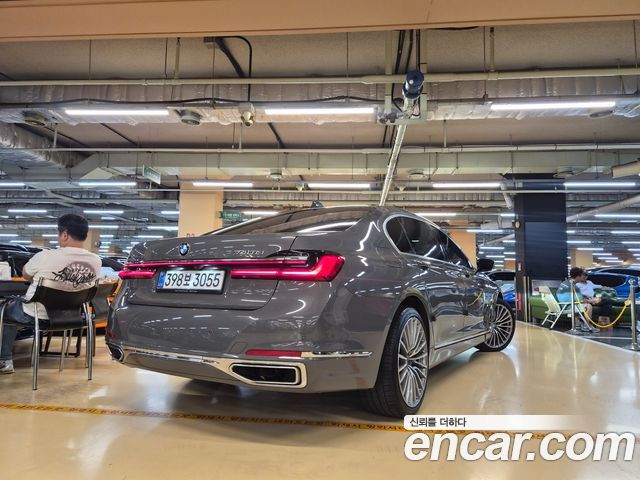 BMW 7-Series 740Li xDrive Design Pure Excellence — пробег 70 130 км — фото 2 из 5