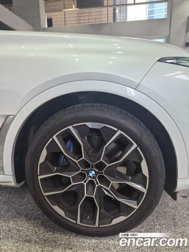 BMW X7 xDrive 40i M Sport 6STR — пробег 10 000 км — фото 3 из 5