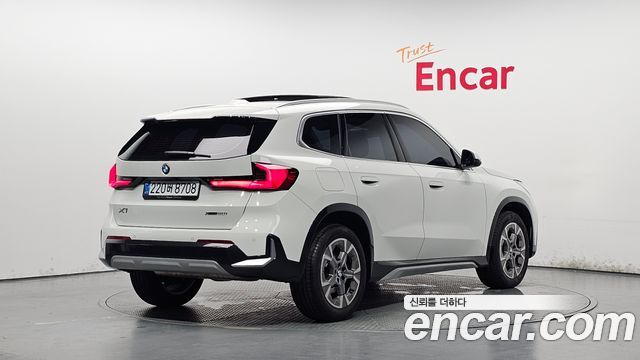 BMW X1 xDrive 20i xLine — пробег 11 251 км — фото 2 из 5