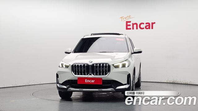 BMW X1 xDrive 20i xLine — пробег 11 251 км — фото 3 из 5