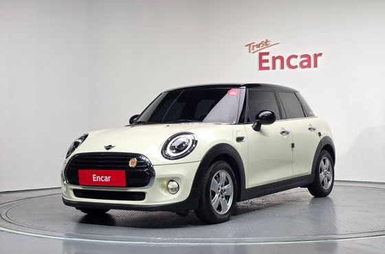 Mini Cooper 5Door Standard 3rd — пробег 50 917 км — фото 1 из 5