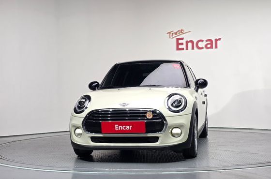 Mini Cooper 5Door Standard 3rd — пробег 50 917 км — фото 3 из 5