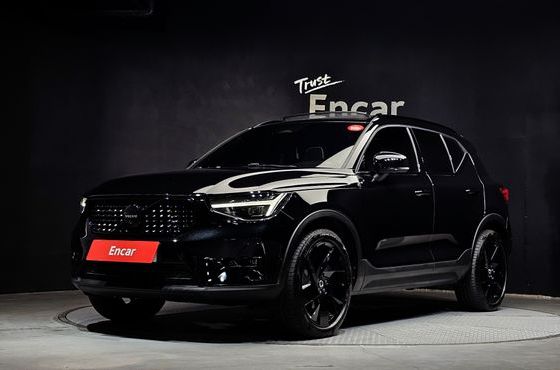 Volvo XC40 B4 Black Edition — пробег 14 868 км — фото 1 из 5