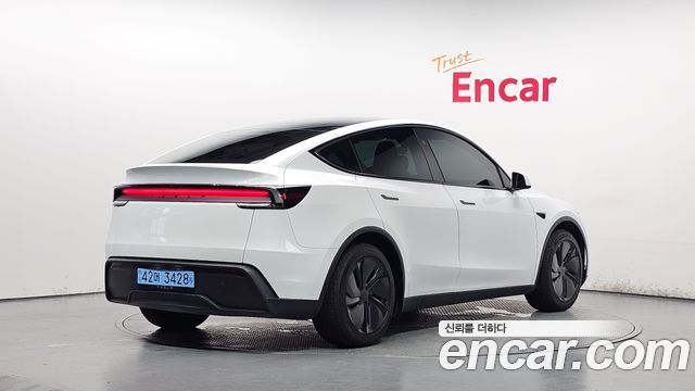 Tesla Model Y RWD — пробег 24 991 км — фото 3 из 5