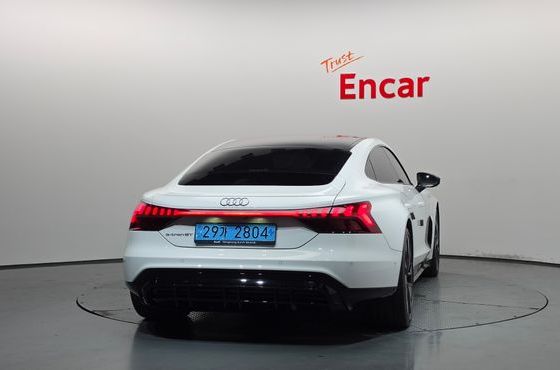Audi e-tron GT GT quattro Premium — пробег 3 745 км — фото 4 из 5