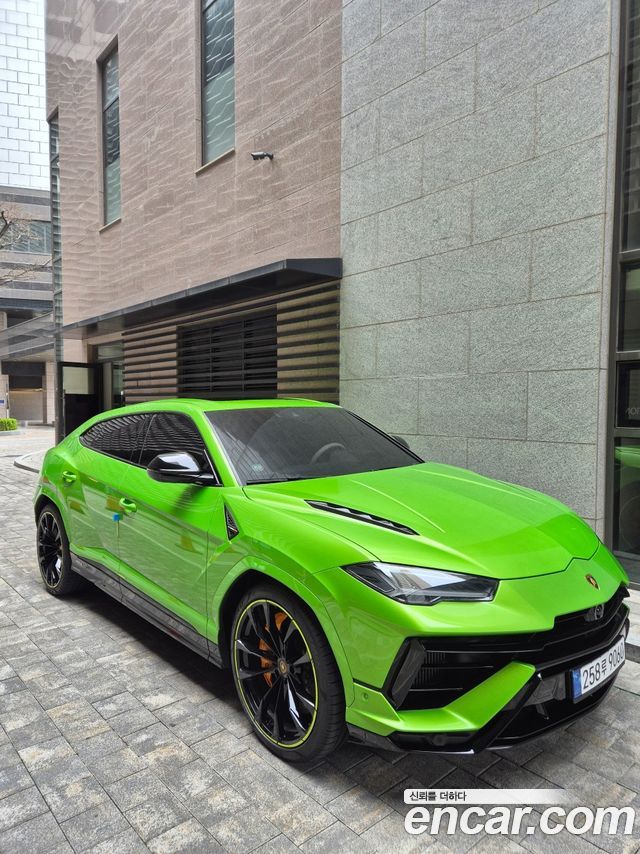 Lamborghini Urus 4.0 V8 S — пробег 5 500 км — фото 3 из 5
