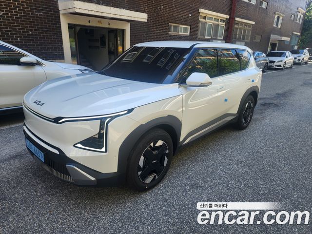 Kia EV5 Long Range 2WD AIr — пробег 500 км — фото 1 из 5