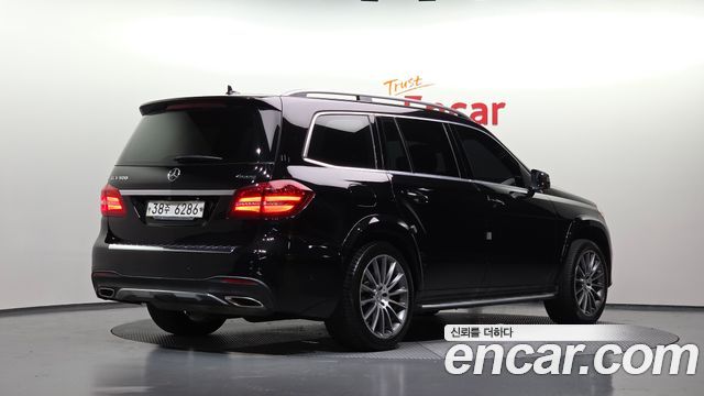 Mercedes-Benz GLS-Class GLS500 4MATIC — пробег 233 350 км — фото 2 из 5